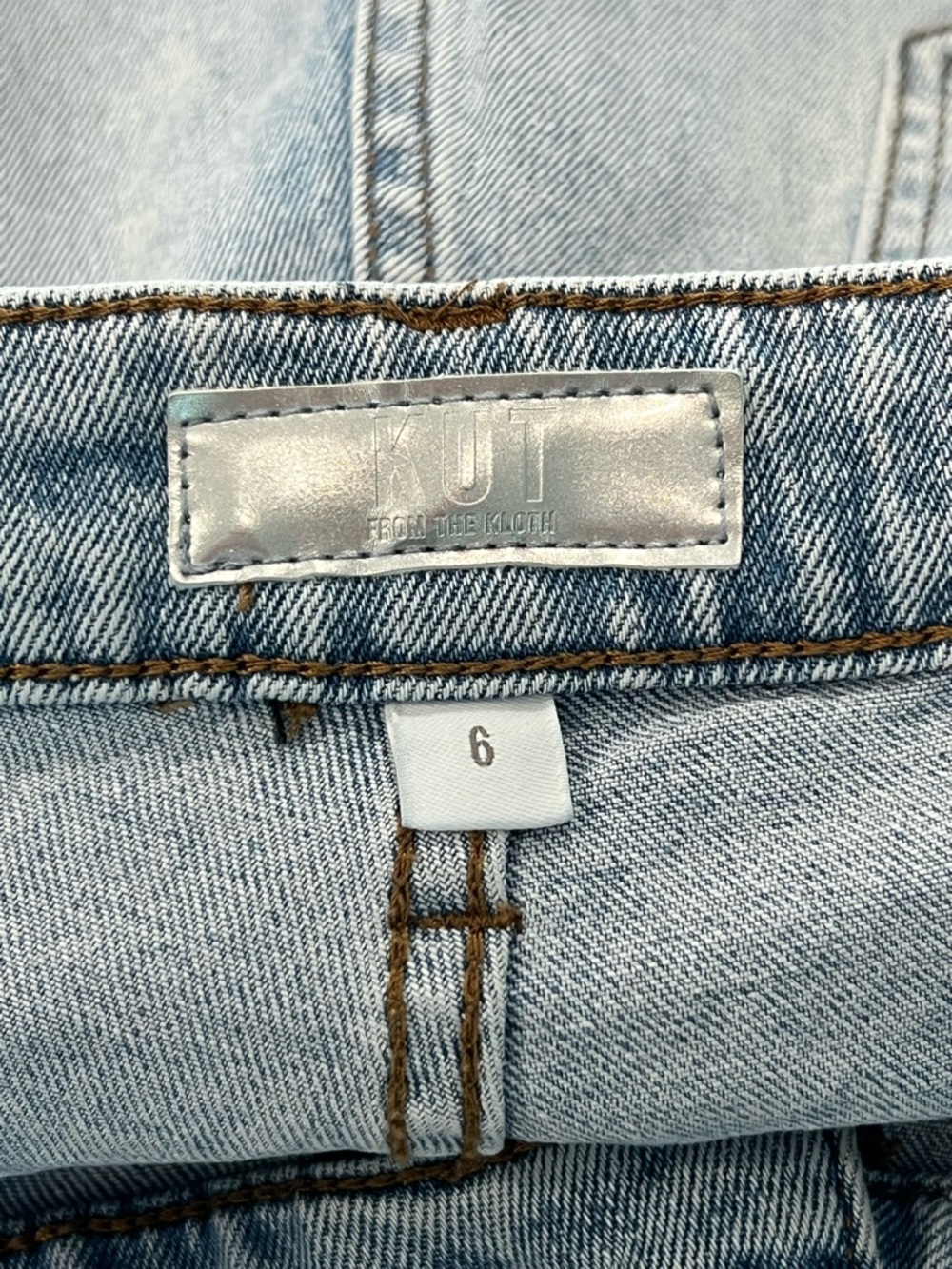 KUT from the Kloth Jane Long Shorts High Rise Frayed Hem Light Wash Denim Size 6 - Picture 5 of 7
